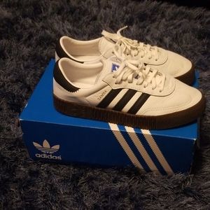 ADIDAS  TENNIS  SHOES